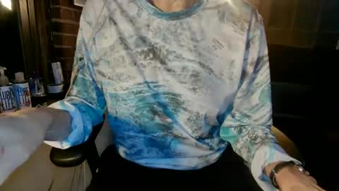 Snapshot of nfgwholoves2cum chatting on October 31, 2:56 am NFG Nice Friendly Guy Dick online show from October 31, 2:56 am