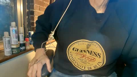 Snapshot of nfgwholoves2cum chatting on March 3, 11:03 pm NFG Nice Friendly Guy Dick online show from March 3, 11:03 pm