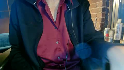 Snapshot of nfgwholoves2cum chatting on February 14, 10:58 pm NFG Nice Friendly Guy Dick online show from February 14, 10:58 pm