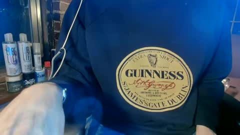 Snapshot of nfgwholoves2cum chatting on March 2, 2:41 am NFG Nice Friendly Guy Dick online show from March 2, 2:41 am