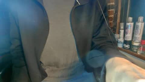 Snapshot of nfgwholoves2cum chatting on February 25, 2:36 am NFG Nice Friendly Guy Dick online show from February 25, 2:36 am