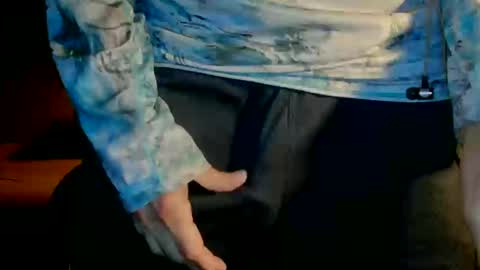 Snapshot of nfgwholoves2cum chatting on September 20, 1:08 am NFG Nice Friendly Guy Dick online show from September 20, 1:08 am