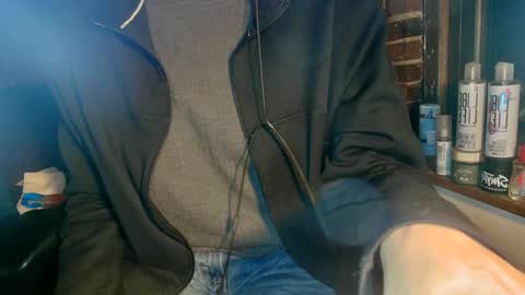 Snapshot of nfgwholoves2cum chatting on February 22, 12:16 am NFG Nice Friendly Guy Dick online show from February 22, 12:16 am