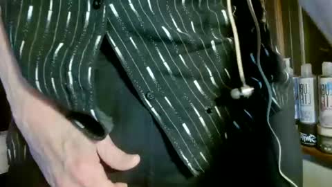 Snapshot of nfgwholoves2cum chatting on March 11, 1:05 am NFG Nice Friendly Guy Dick online show from March 11, 1:05 am