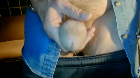 Snapshot of nfgwholoves2cum chatting on September 27, 3:15 am NFG Nice Friendly Guy Dick online show from September 27, 3:15 am