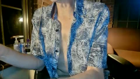 Snapshot of nfgwholoves2cum chatting on October 4, 2:42 am NFG Nice Friendly Guy Dick online show from October 4, 2:42 am