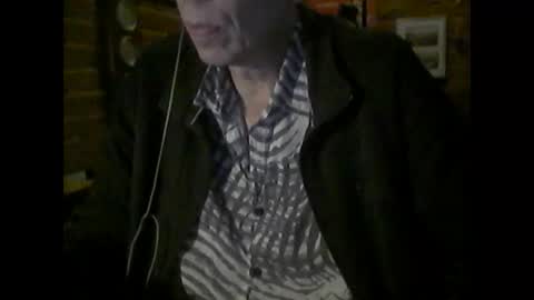 Snapshot of nfgwholoves2cum chatting on October 12, 3:32 am NFG Nice Friendly Guy Dick online show from October 12, 3:32 am