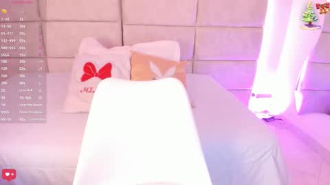 Nia online show from December 15, 11:39 am