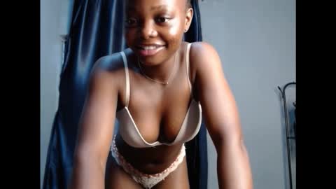 Niababy5 online show from March 15, 5:56 am