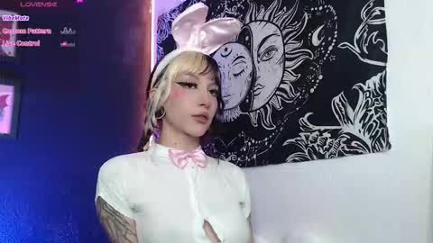 Snapshot of niakat_ chatting on October 10, 12:05 am  niakat  online show from October 10, 12:05 am