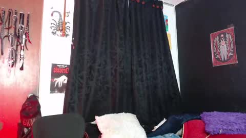 Snapshot of niakat_ chatting on March 11, 4:30 am  niakat  online show from March 11, 4:30 am