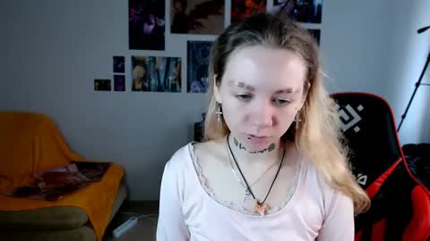 nica_kawaii online show from March 24, 6:30 am