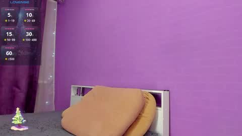 Nica online show from February 2, 6:10 pm