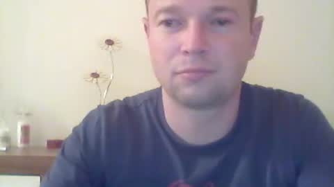 nick1990b online show from December 2, 6:49 pm