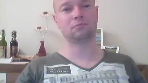 nick1990b online show from March 3, 7:49 pm