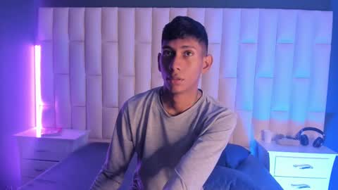 Snapshot of nick_collins20 chatting on February 23, 3:24 am Nick online show from February 23, 3:24 am