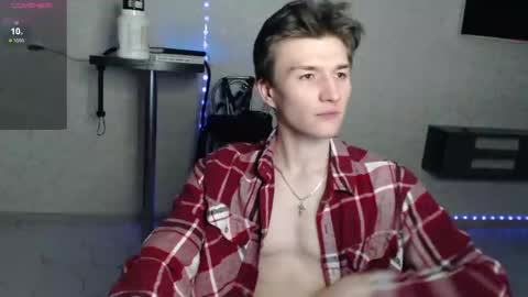 Snapshot of nick_owner chatting on January 28, 10:23 pm Nick online show from January 28, 10:23 pm