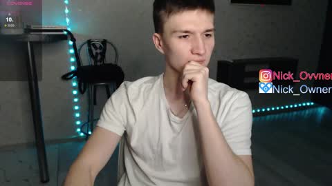 Snapshot of nick_owner chatting on February 21, 4:18 am Nick online show from February 21, 4:18 am