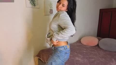 Nicole Silvermoon online show from April 4, 11:01 pm