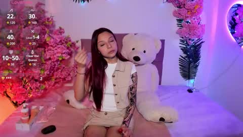 nickie_reed_ online show from February 26, 9:18 pm