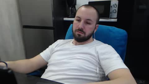 Julian online show from February 3, 10:58 pm