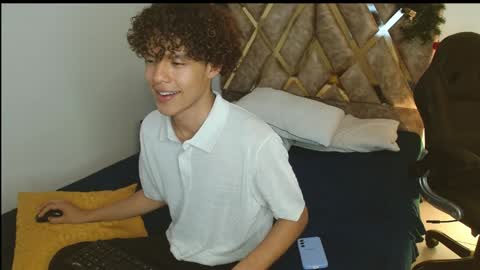 Snapshot of nickolas_moon chatting on December 31, 9:28 pm Nickolas Muoz online show from December 31, 9:28 pm