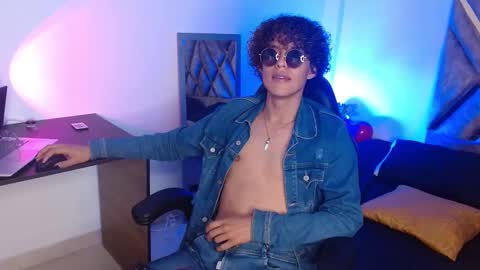 Snapshot of nickolas_moon chatting on February 21, 4:26 pm Nickolas Muoz online show from February 21, 4:26 pm