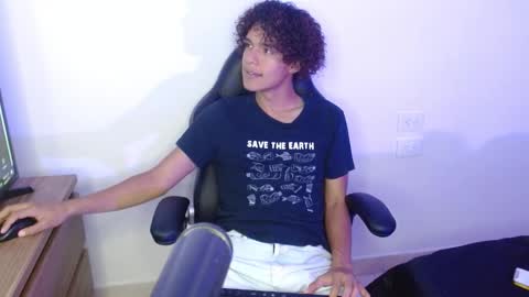 Snapshot of nickolas_moon chatting on September 10, 3:24 pm Nickolas Muoz online show from September 10, 3:24 pm