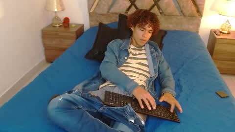 Snapshot of nickolas_moon chatting on September 12, 4:09 pm Nickolas Muoz online show from September 12, 4:09 pm