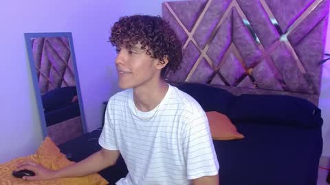 Snapshot of nickolas_moon chatting on February 2, 4:22 pm Nickolas Muoz online show from February 2, 4:22 pm