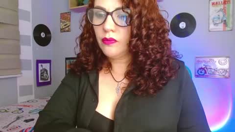 Snapshot of nicky_lucy_m chatting on February 14, 4:15 am lucy online show from February 14, 4:15 am