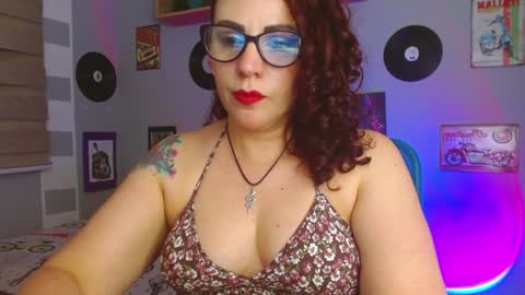 Snapshot of nicky_lucy_m chatting on February 8, 5:08 am lucy online show from February 8, 5:08 am