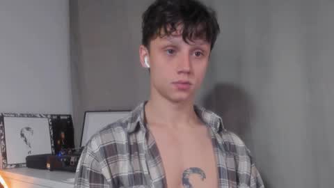 Nicky Neal online show from December 6, 1:46 am