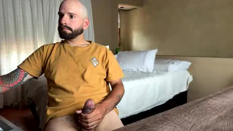 nicolas online show from December 22, 3:30 pm