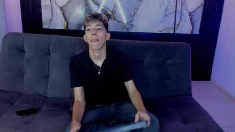 nico_naughtyboy online show from June 1, 12:56 am