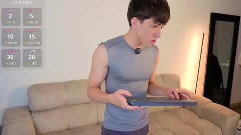 Nicolas online show from February 4, 8:13 pm