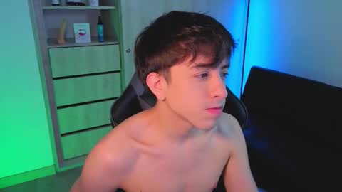 Nicolas online show from October 9, 8:36 pm