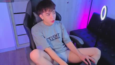 Nicolas online show from October 25, 8:20 pm