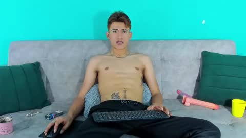 nicolastorres__ online show from March 8, 2:15 am