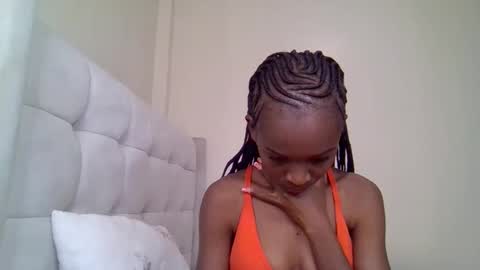 nicole161117 online show from March 6, 5:17 am