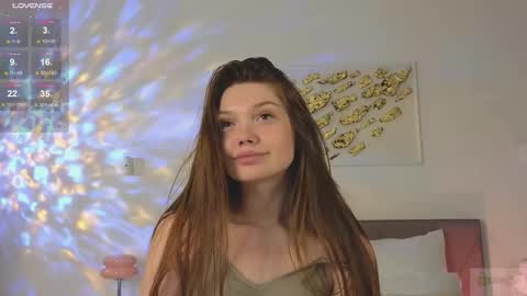 Nicole online show from October 28, 11:28 pm