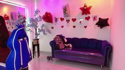 Nicolle online show from February 21, 12:08 pm