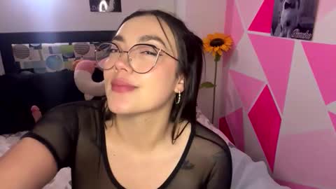 Snapshot of nicole_wc chatting on September 22, 5:22 am Nicole online show from September 22, 5:22 am