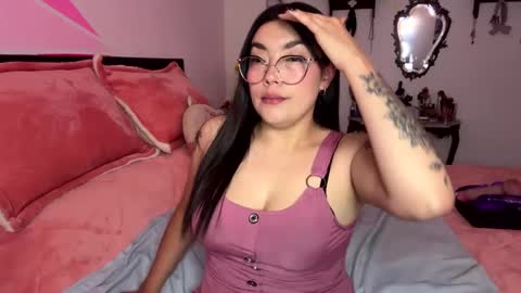 Snapshot of nicole_wc chatting on September 29, 4:22 am Nicole online show from September 29, 4:22 am