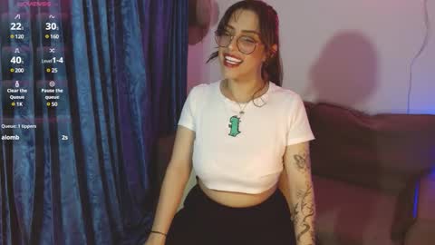 Nicole White online show from December 1, 11:18 pm