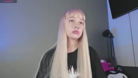 Mary online show from February 15, 4:06 pm