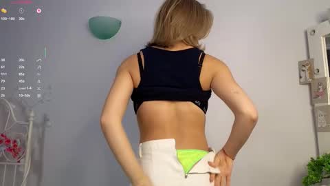 Nicole online show from December 18, 7:09 pm