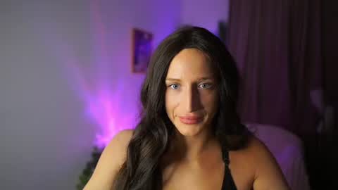 nicolette__shea_ online show from July 14, 6:35 pm