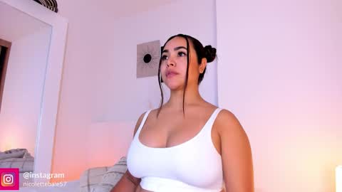 Nicole online show from January 8, 1:17 pm