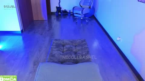 Nicoll  Independent model online show from March 17, 2:55 pm